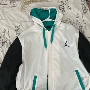 Jordan Smooth Varsity Rain Jacket. XXL